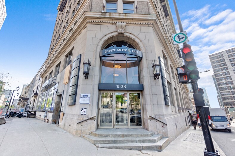 More Photos Of 1538 Rue Sherbrooke O, Montréal Medical For Lease
