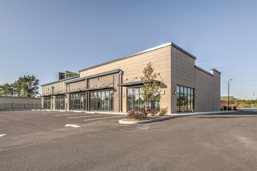 More Photos Of 1560 Veterans Memorial Pkwy, Saint Charles Unknown For Lease