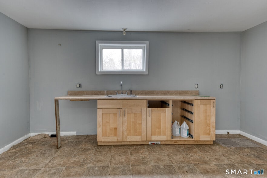 More Photos Of 860 Stafford Rd, Storrs Mansfield Industrial For Sale