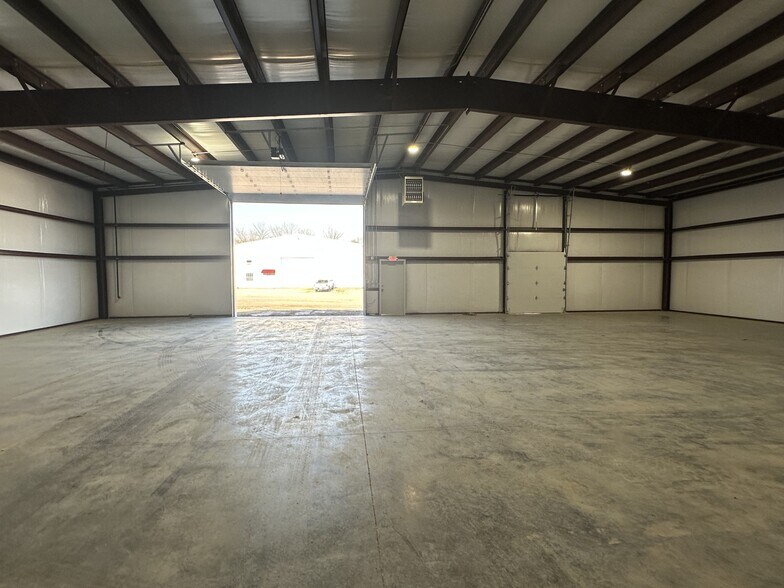 More Photos Of 5703 Steep Hill Rd, Fort Smith Warehouse For Lease