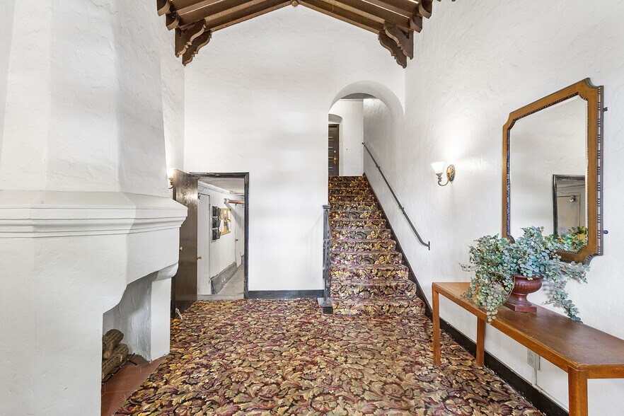More Photos Of 1001 Warfield Ave, Oakland Apartments For Sale