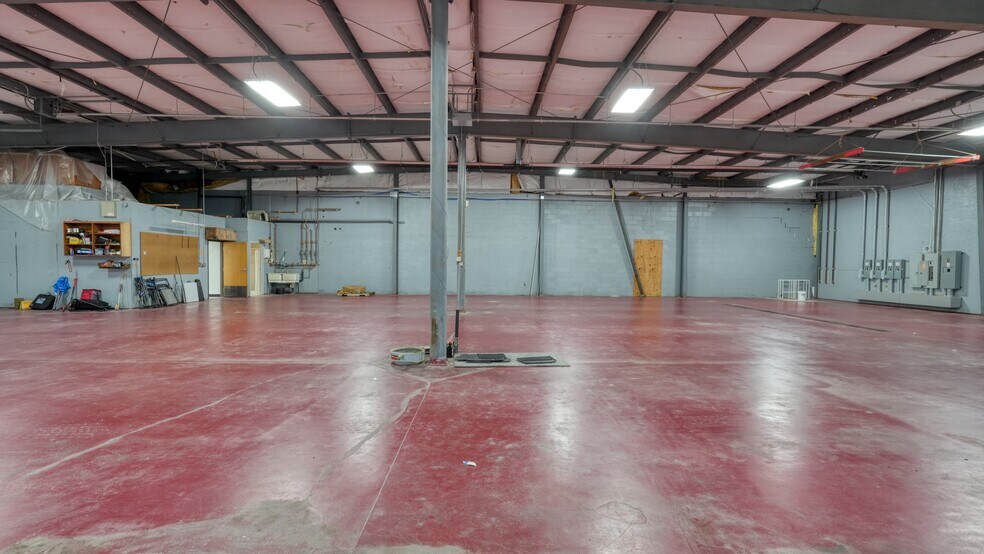 More Photos Of 1334-1340 Oxford Ave, Cambridge Warehouse For Lease