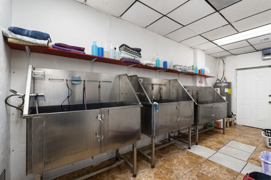 More Photos Of 315 Kings Hwy, Brownsville Storefront For Sale