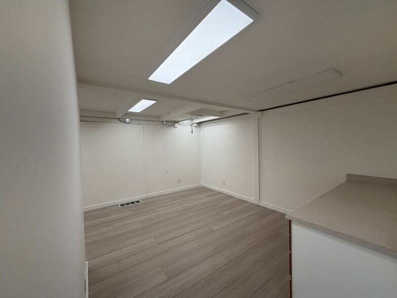 More Photos Of 943 Sir Francis Drake Blvd, Greenbrae Freestanding For Lease