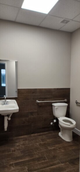 More Photos Of 11960 Broadway St, Pearland Storefront For Lease