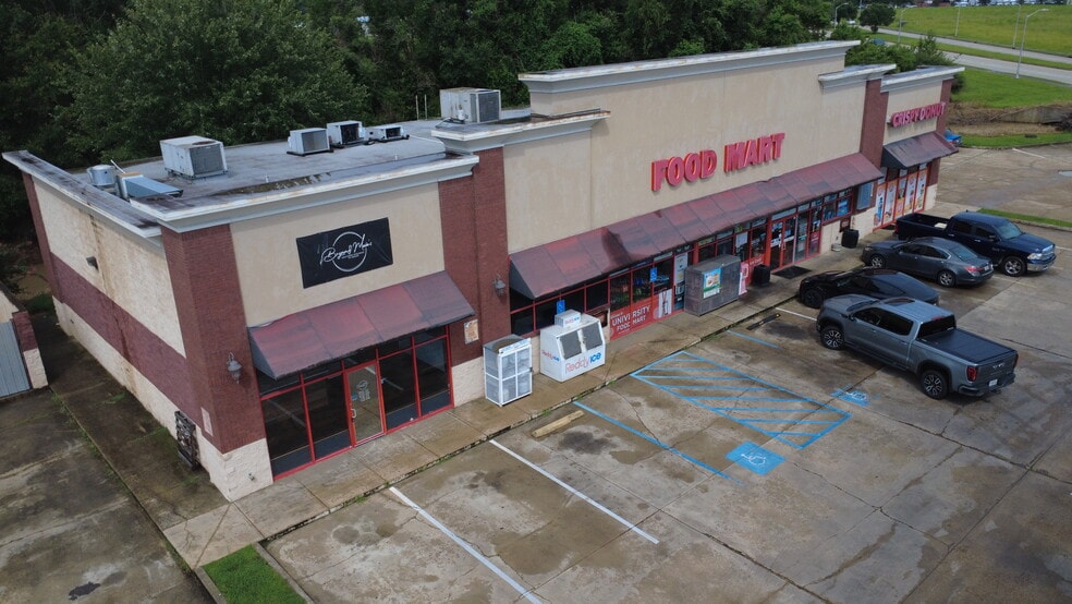 More Photos Of 2700 N University Ave, Lafayette Service Station For Lease