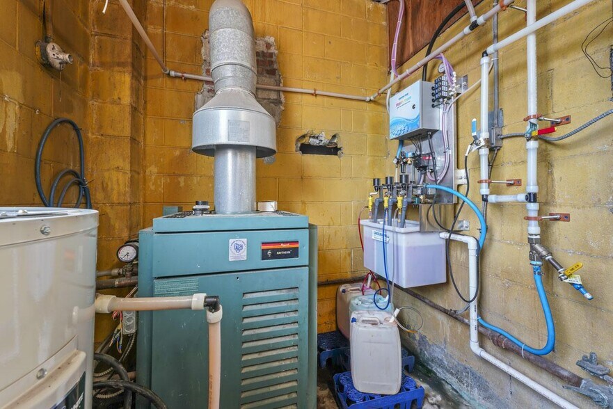 More Photos Of 690-696 River St, Troy Freestanding For Sale