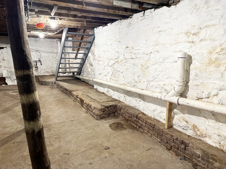 More Photos Of 458 Broadway, Kingston Storefront Retail Residential For Sale