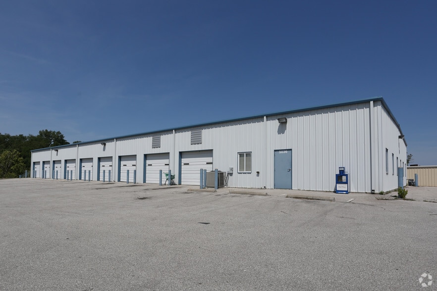 More Photos Of 5036 NW Waukomis Dr, Kansas City Warehouse For Lease