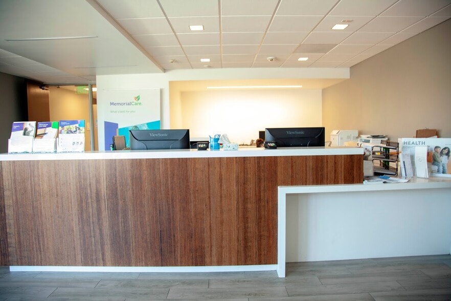 More Photos Of 22719 Hawthorne Blvd, Torrance Medical For Lease