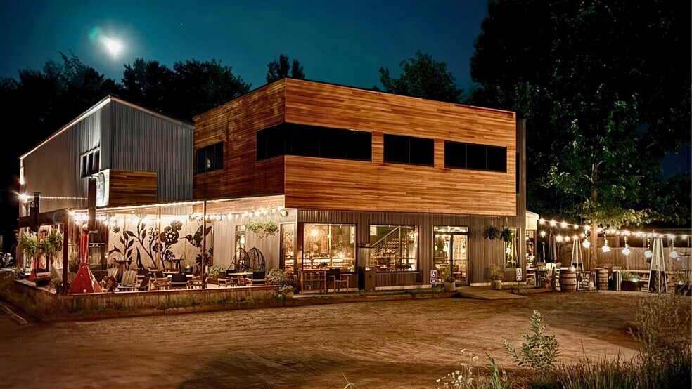 Primary Photo Of 596 N Berwick Rd, Wells Restaurant For Sale
