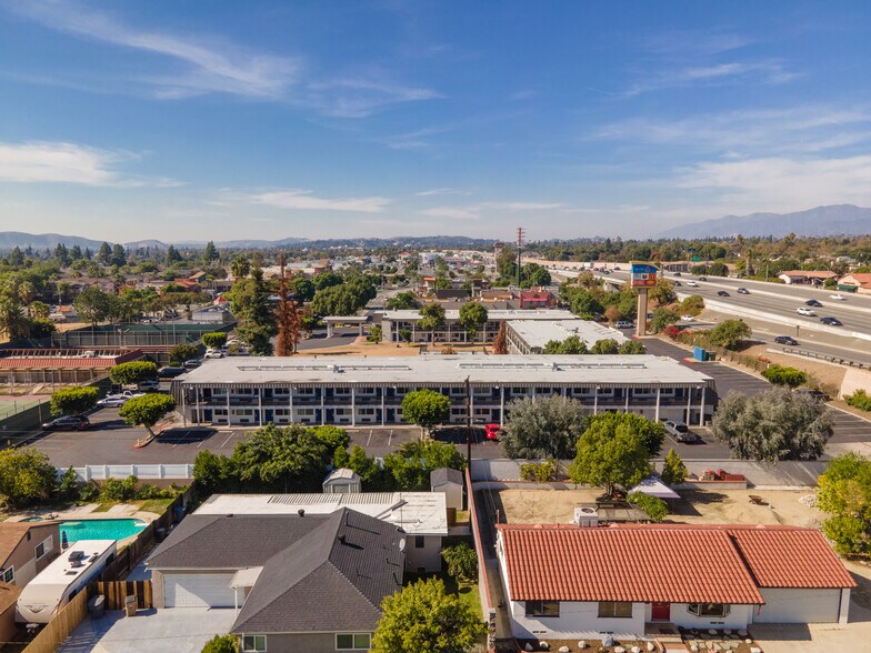 More Photos Of 840 S Indian Hill Blvd, Claremont Hotel For Sale