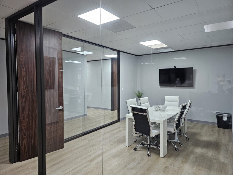 More Photos Of 800 Tully Rd, Houston Office For Sale