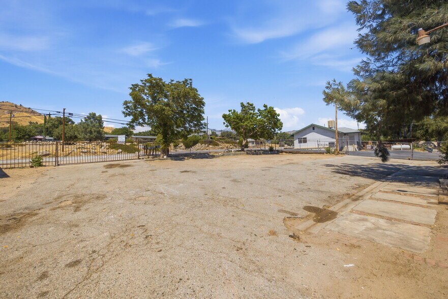 More Photos Of 1 Lakeview Dr, Wofford Heights Light Distribution For Sale