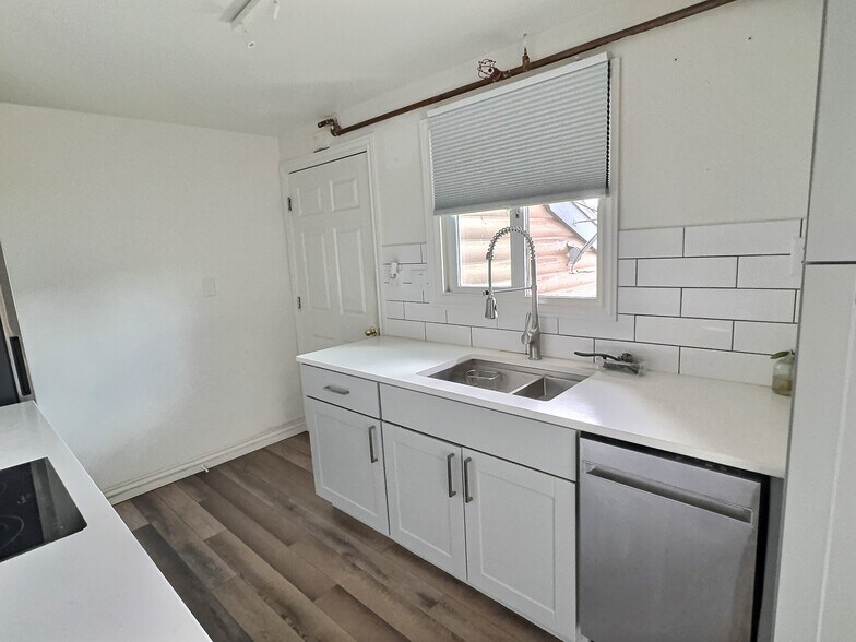 More Photos Of 121 E Main St, Frisco Storefront Retail Residential For Sale