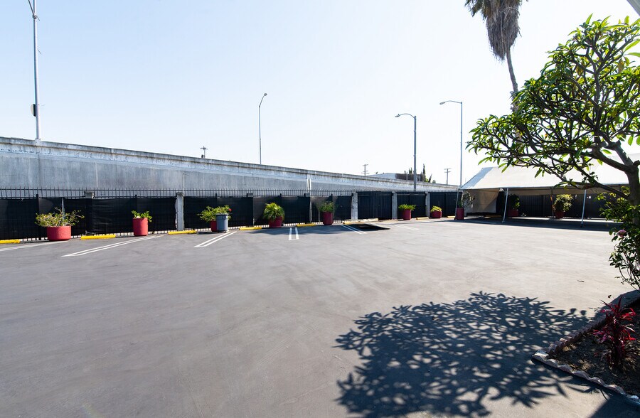 More Photos Of 147 E Rosecrans Ave, Compton Religious Facility For Sale