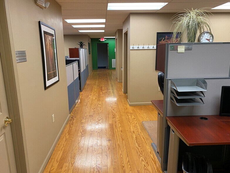 More Photos Of 4016 Stannus St, Little Rock Office For Sale