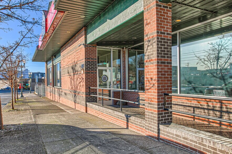 More Photos Of 808 Harney St, Vancouver Storefront Retail Office For Lease