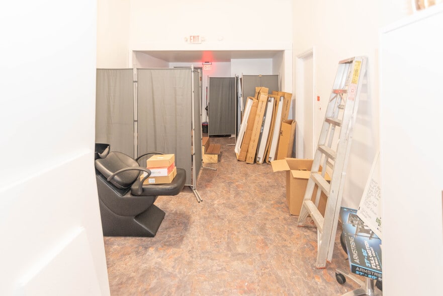 More Photos Of 3600 S Hanover St, Baltimore Storefront For Sale