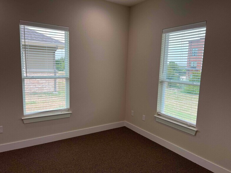 More Photos Of 2951 FM 1460, Georgetown Office For Sale