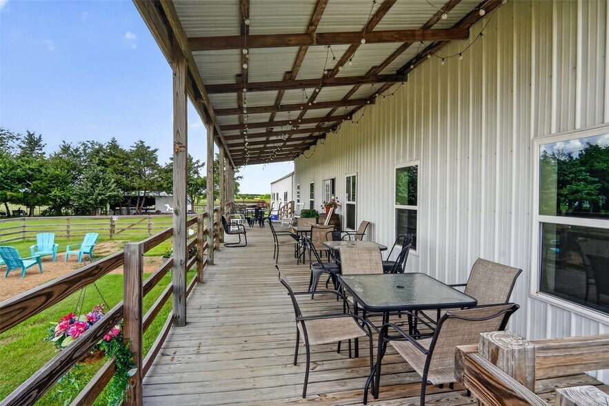 More Photos Of 9262 Farm to Market Road 79, Sumner Restaurant For Sale