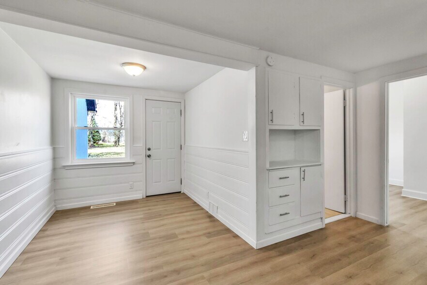 More Photos Of 12482 Broadway St, Alden General Retail For Sale