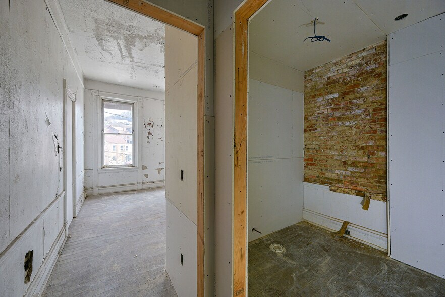 More Photos Of 1913 Central Ave, Cincinnati Office Residential For Sale