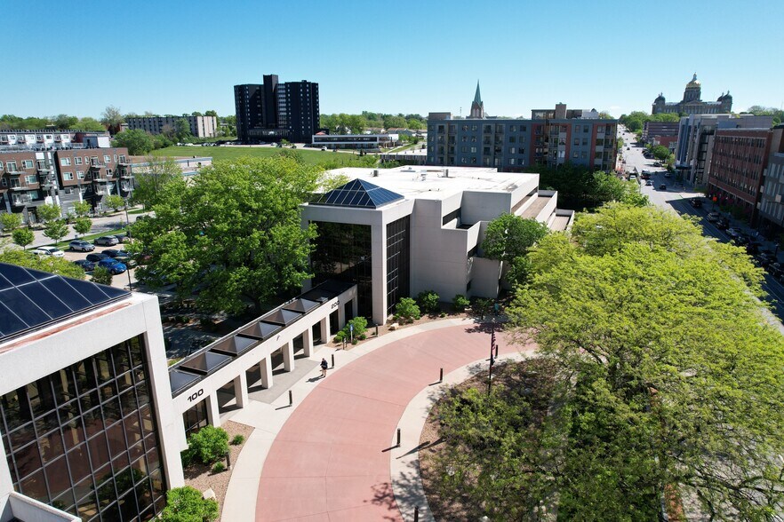 More Photos Of 200 E Grand Ave, Des Moines Office For Lease