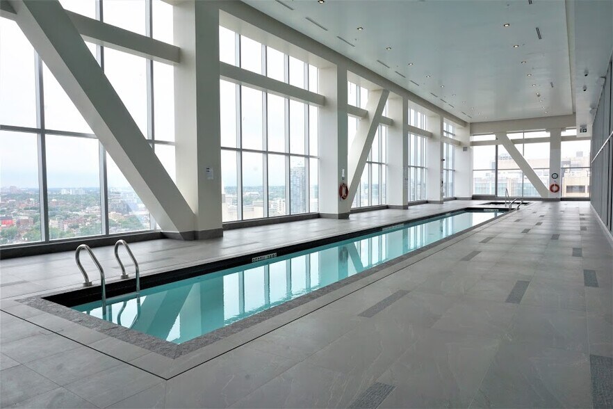 More Photos Of 480 University Ave, Toronto Office For Lease