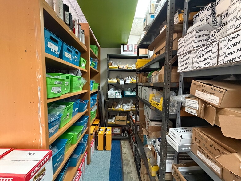 More Photos Of 5908 Johnson St, Hollywood Light Manufacturing For Sale