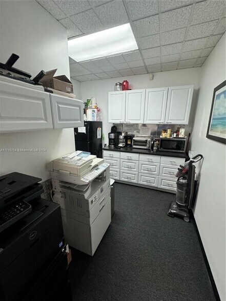 More Photos Of 14100 Palmetto Frontage Rd, Miami Lakes Office Residential For Sale