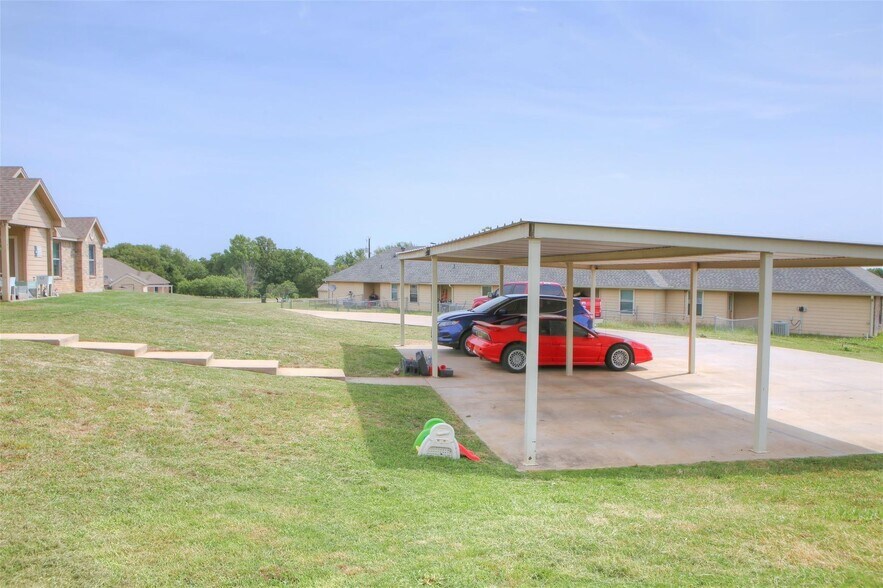 More Photos Of 141 Lindas Creek Ln, Weatherford Multifamily For Sale