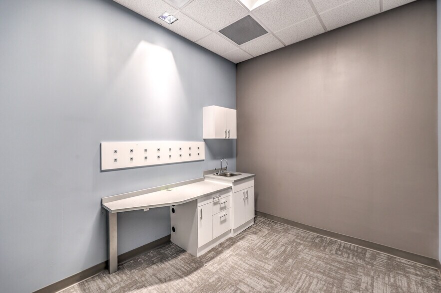 More Photos Of 2943-3073 W Craig Rd, North Las Vegas Unknown For Lease