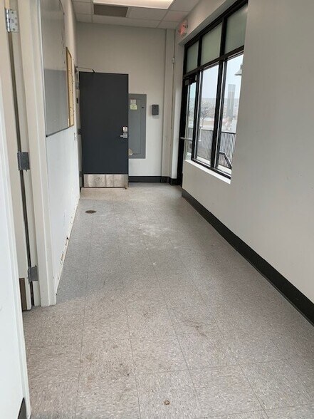 More Photos Of 3800 W Old Shakopee Rd, Bloomington Unknown For Lease