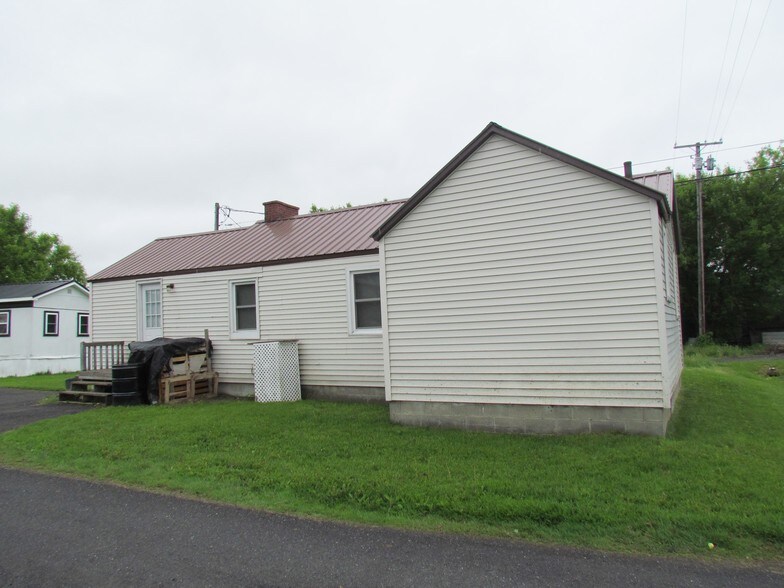 More Photos Of 50 Davis St, Presque Isle Multifamily For Sale