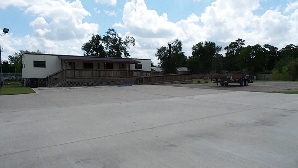 More Photos Of 4439 Pinemont Dr, Houston Land For Lease