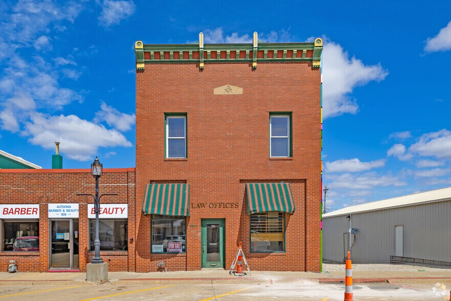 More Photos Of 111 2nd St SE, Altoona Office For Lease