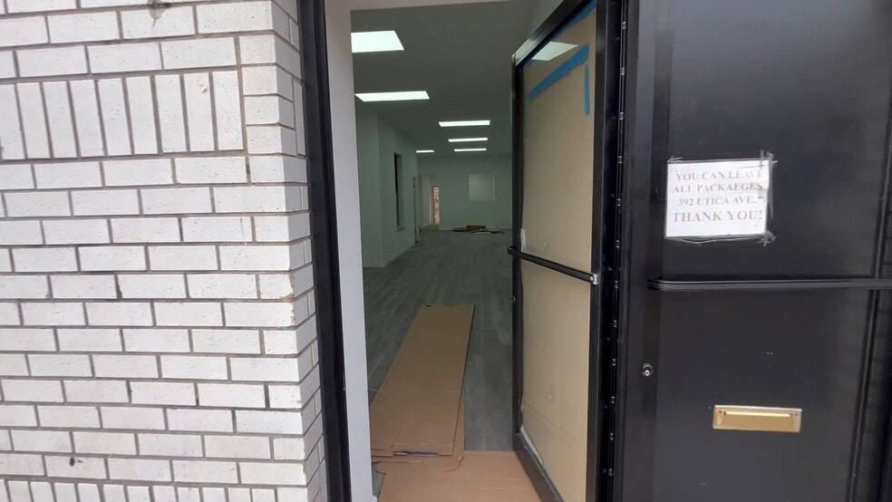 Primary Photo Of 400 Utica Ave, Brooklyn Restaurant For Lease