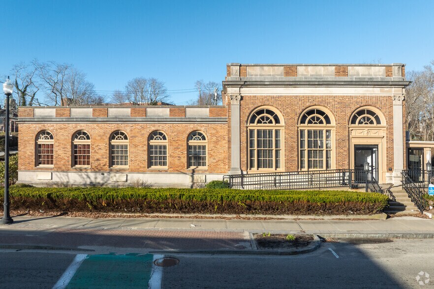 More Photos Of 226 Main St, Wareham Bank For Lease