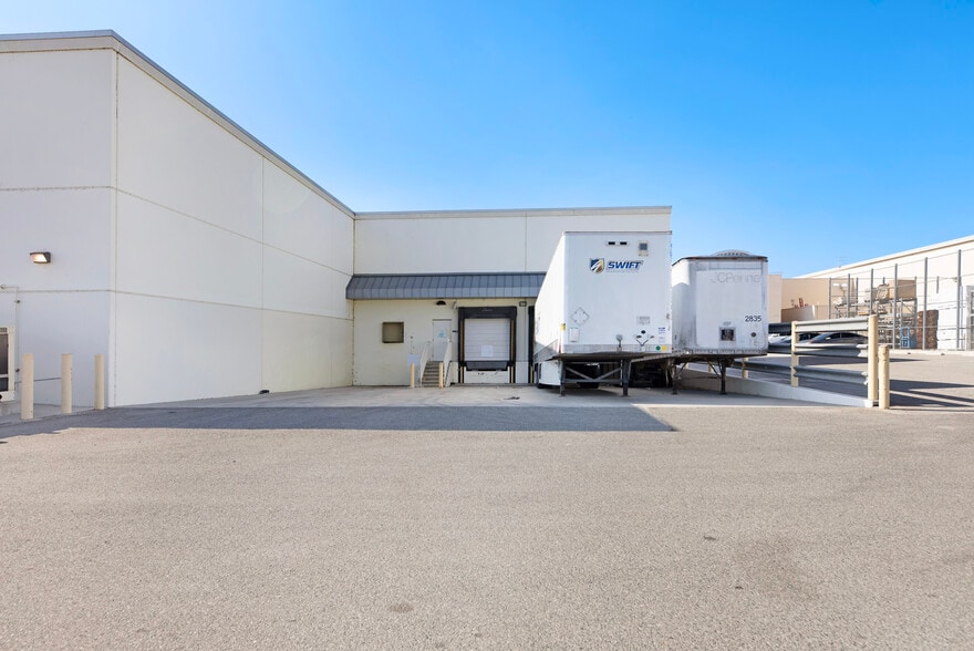 More Photos Of 14659 Ramona Ave, Chino Department Store For Lease