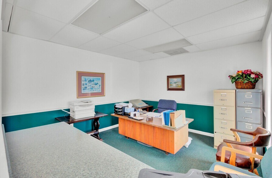 More Photos Of 1950 Belgrade Ave, Charleston Office For Lease