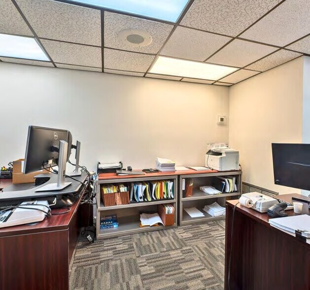 More Photos Of 4627 Ponce de Leon Blvd, Coral Gables Office For Lease