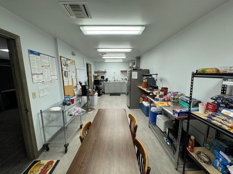 More Photos Of 3399 Peger Rd, Fairbanks Light Distribution For Lease