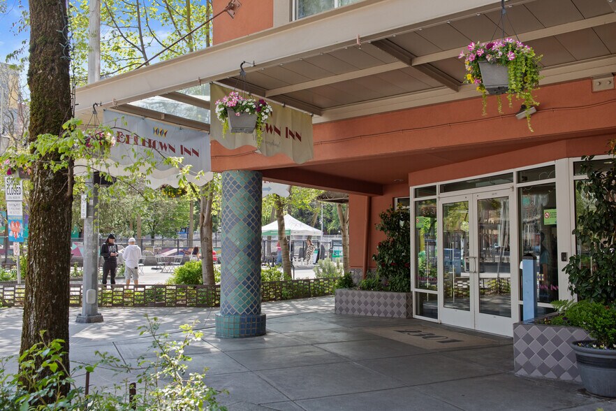 More Photos Of 2301 3rd Ave, Seattle Hotel For Sale