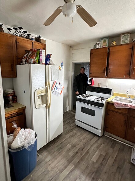 More Photos Of 1831 N C St, Elwood Apartments For Sale