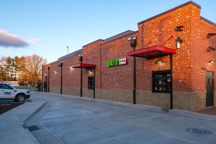 More Photos Of 133 Botanical Blvd, Winchester Convenience Store For Sale