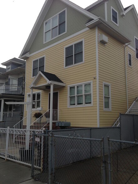 More Photos Of 175 Beach 113th St, Rockaway Park Apartments For Sale