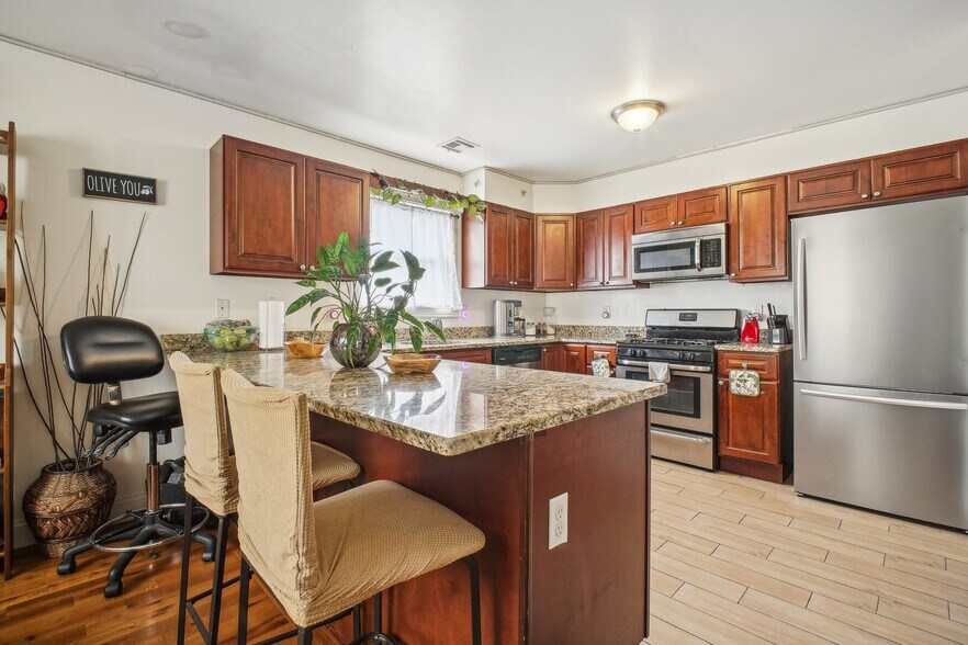 More Photos Of 219 Summer Ave, Newark Apartments For Sale