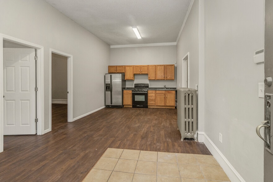 More Photos Of 1321 Payne Ave, Saint Paul Storefront Retail Residential For Sale