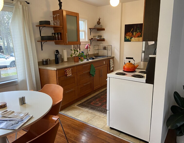More Photos Of 1775 Adanac St, Vancouver Apartments For Sale